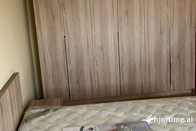 Shtepi me qera Apartament ne Tirane, 2+1, Mobilimi E mobiluar, Pagesa 60,000  Leke.