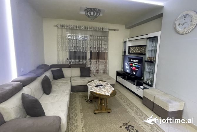 Shtepi me qera 2+1 ne Tirane - 60,000 Leke