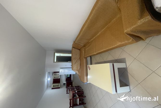 Shtepi me qera 2+1 ne Tirane - 400 Euro
