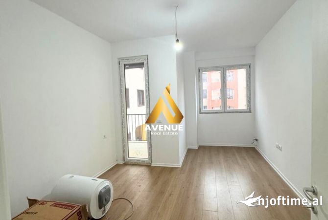 Shtepi ne shitje Apartament ne Tirane, 2+1, Mobilimi Bosh, pa mobiluar, Pagesa 129,000  Euro.