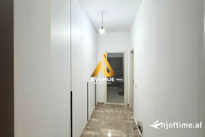 Shtepi ne shitje Apartament ne Tirane, 2+1, Mobilimi Bosh, pa mobiluar, Pagesa 129,000  Euro.