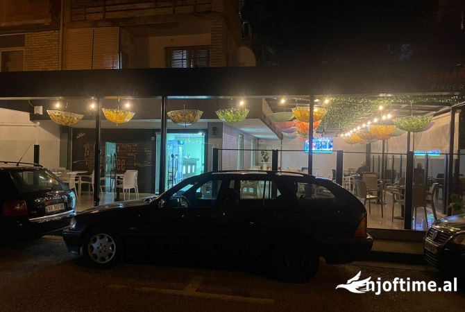 Ambient biznesi me qera 2+1 ne Tirane - 50,000 Leke