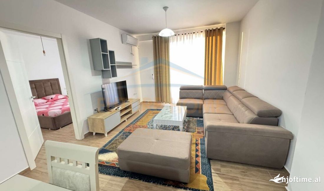 Shtepi me qera Apartament ne Tirane, 1+1, Mobilimi E mobiluar, Pagesa 420  Euro.