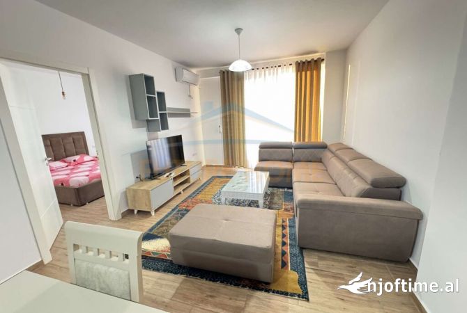 Shtepi me qera Apartament ne Tirane, 1+1, Mobilimi E mobiluar, Pagesa 420  Euro.
