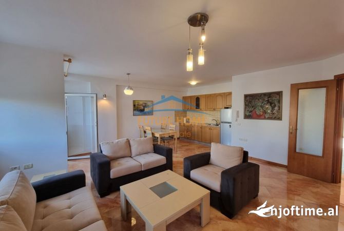 Shtepi me qera 3+1 ne Tirane - 1,200 Euro