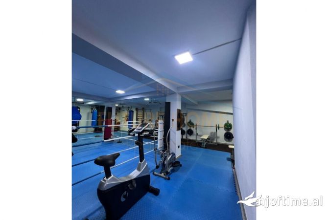 Ambient biznesi me qera 1+1 ne Tirane - 800 Euro