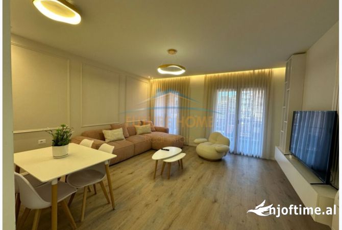 Shtepi me qera 2+1 ne Tirane - 1,350 Euro