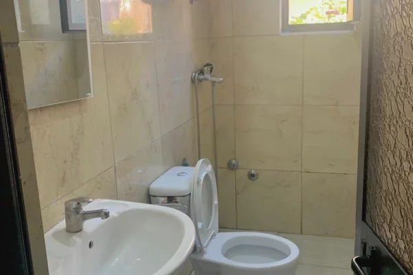 Shtepi me qera 1+1 ne Durres - 20,000 Leke