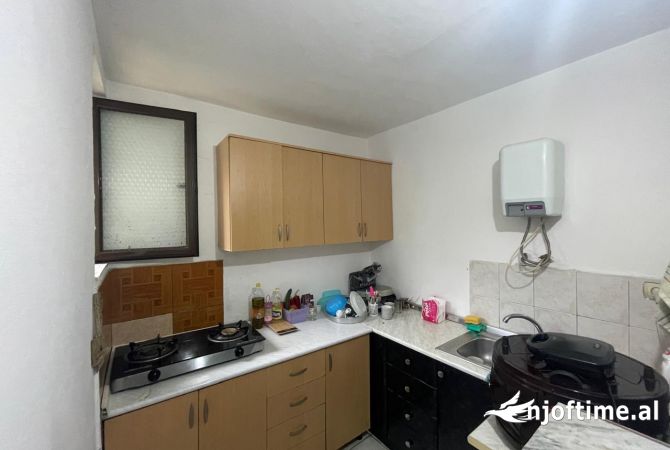 Shtepi me qera 2+1 ne Tirane - 40,000 Leke