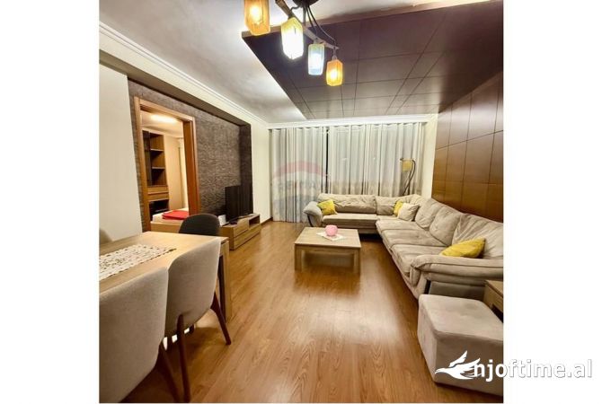 Shtepi me qera 3+1 ne Tirane - 1,100 Euro