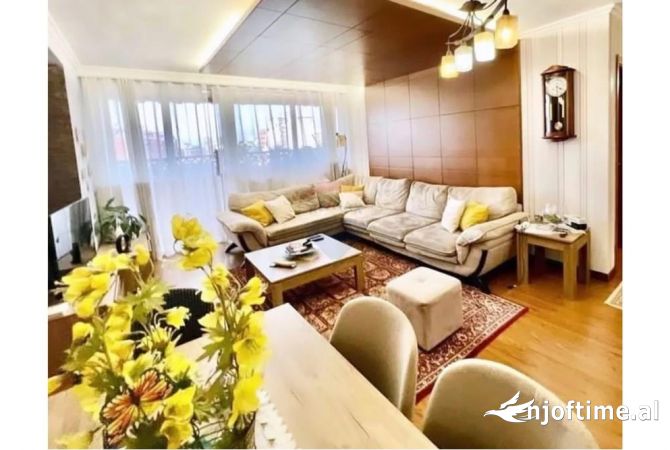 Shtepi me qera 3+1 ne Tirane - 1,100 Euro