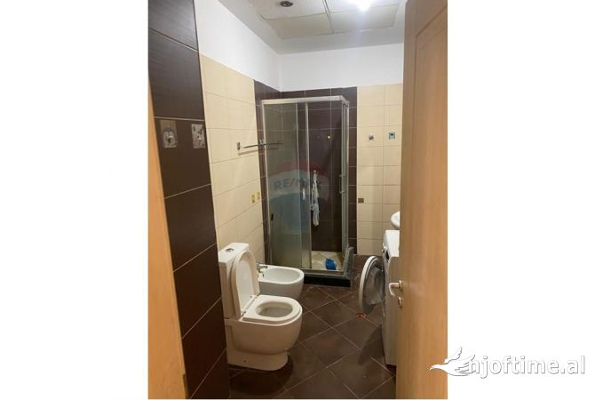 Shtepi me qera Apartament ne Tirane, 2+1, Mobilimi E mobiluar, Pagesa 500  Euro.