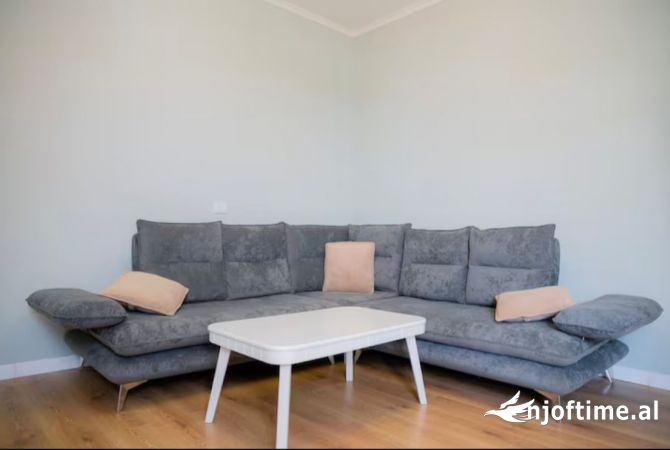 Shtepi me qera Apartament ne Tirane, 1+1, Mobilimi E mobiluar, Pagesa 550  Euro.