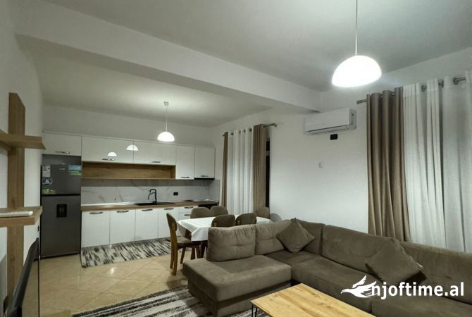 Shtepi me qera Apartament ne Tirane, 1+1, Mobilimi E mobiluar, Pagesa 500  Euro.