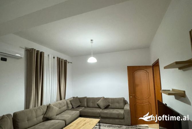 Shtepi me qera Apartament ne Tirane, 1+1, Mobilimi E mobiluar, Pagesa 500  Euro.