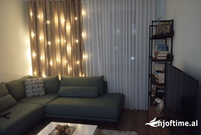 Shtepi ne shitje Apartament ne Tirane, 2+1, Mobilimi E mobiluar, Pagesa 134,000  Euro.