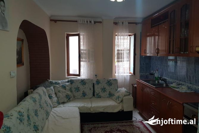Shtepi ne shitje Apartament ne Tirane, 2+1, Mobilimi Bosh, pa mobiluar, Pagesa 1,900,000  Euro.