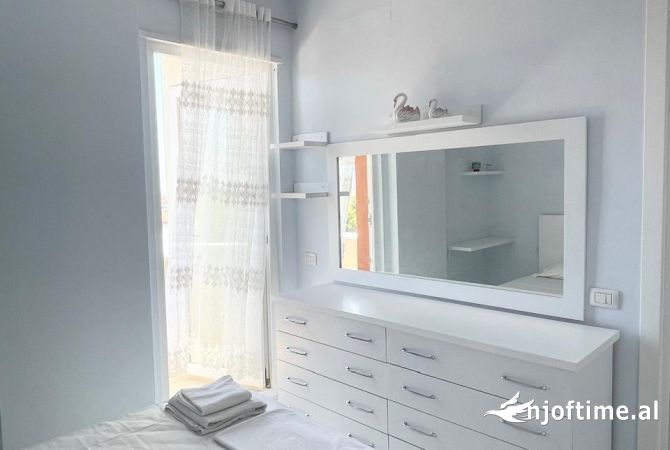 Shtepi me qera Apartament ne Tirane, 1+1, Mobilimi E mobiluar, Pagesa 650  Euro.