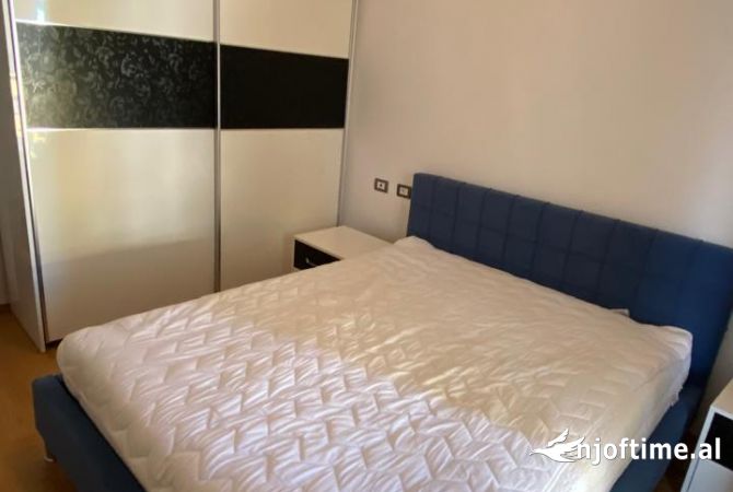 Shtepi me qera Apartament ne Tirane, 2+1, Mobilimi E mobiluar, Pagesa 500  Euro.