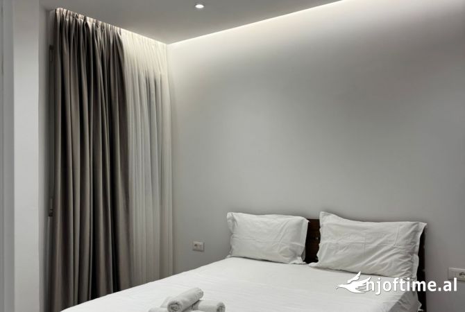 Shtepi me qera Shtepi Private ne Tirane, 1+1, Mobilimi E mobiluar, Pagesa 450  Euro.