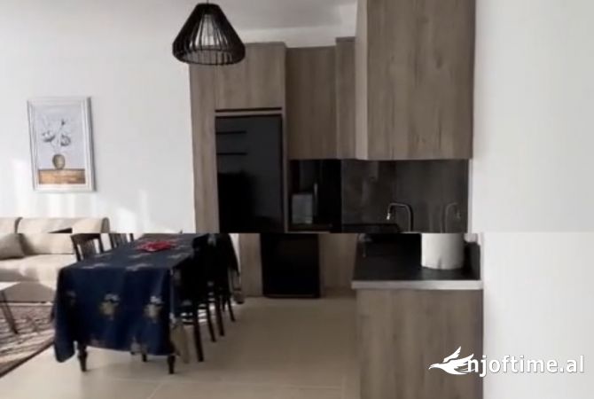 Shtepi me qera Apartament ne Tirane, 1+1, Mobilimi E mobiluar, Pagesa 550  Euro.