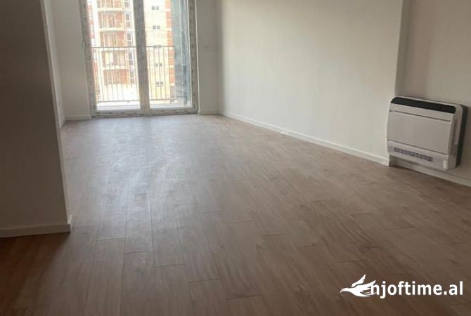Shtepi me qera Apartament ne Tirane, 3+1, Mobilimi Pjeserisht e mobiluar, Pagesa 500  Euro.