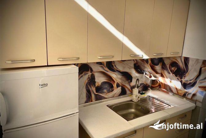 Shtepi me qera Apartament ne Tirane, 1+1, Mobilimi E mobiluar, Pagesa 400  Euro.