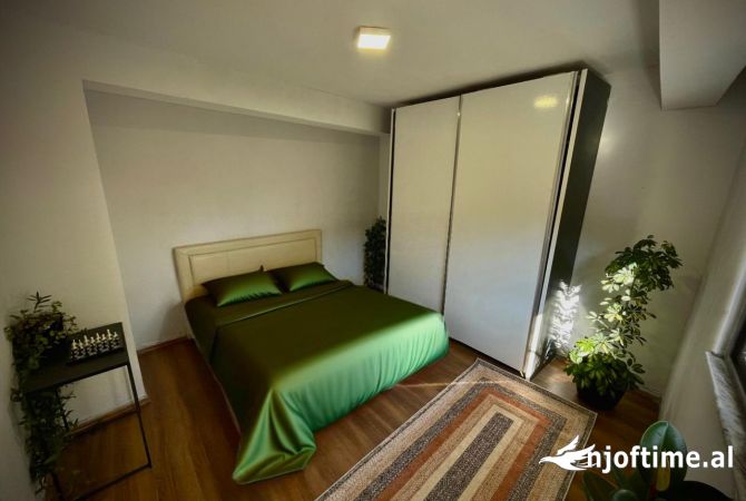 Shtepi me qera Apartament ne Tirane, 1+1, Mobilimi E mobiluar, Pagesa 400  Euro.