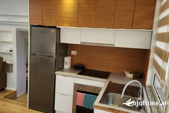 Shtepi me qera Shtepi Private ne Tirane, 2+1, Mobilimi E mobiluar, Pagesa 500  Euro.