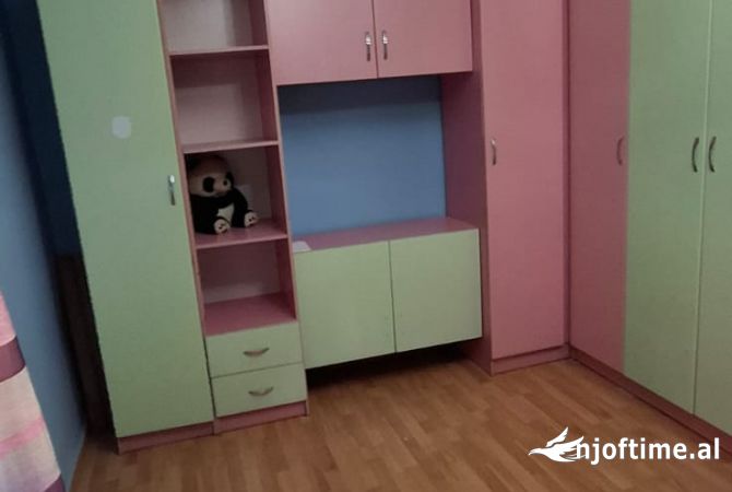 Shtepi me qera Apartament ne Tirane, 2+1, Mobilimi E mobiluar, Pagesa 600  Euro.