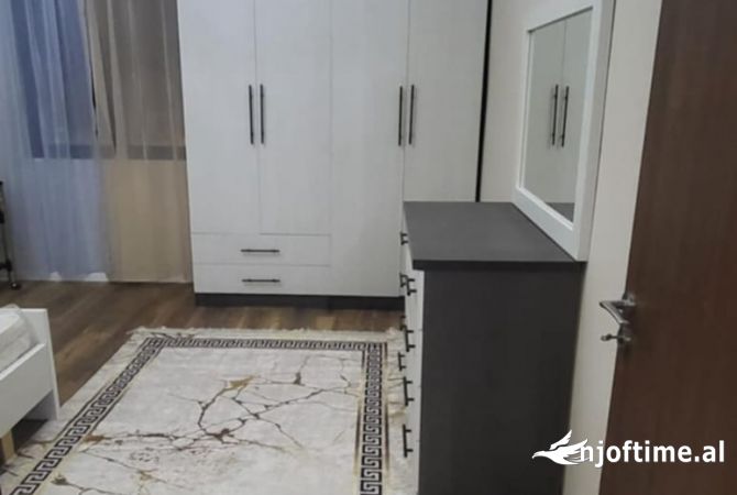 Shtepi me qera 2+1 ne Tirane - 800 Euro