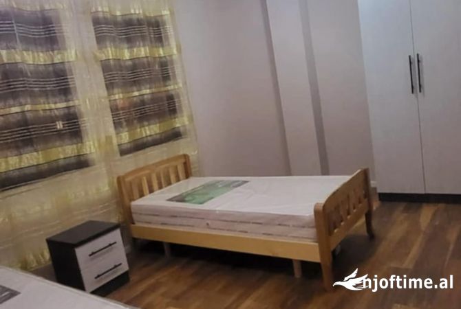 Shtepi me qera Apartament ne Tirane, 2+1, Mobilimi E mobiluar, Pagesa 800  Euro.