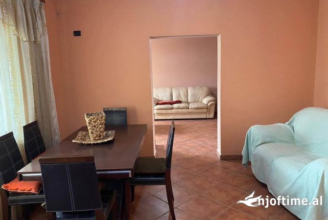 Shtepi me qera Apartament ne Tirane, 3+1, Mobilimi E mobiluar, Pagesa 60,000  Leke.