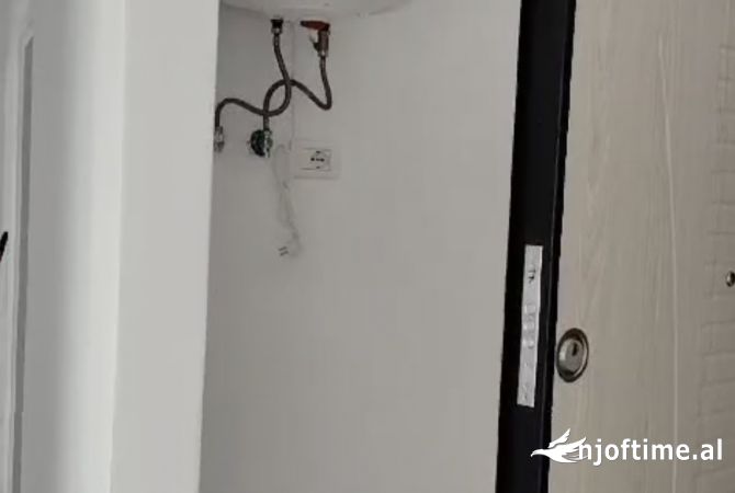 Shtepi me qera Apartament ne Tirane, 2+1, Mobilimi Bosh, pa mobiluar, Pagesa 450  Euro.