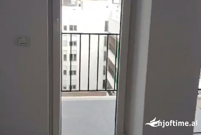 Shtepi me qera Apartament ne Tirane, 2+1, Mobilimi Bosh, pa mobiluar, Pagesa 450  Euro.