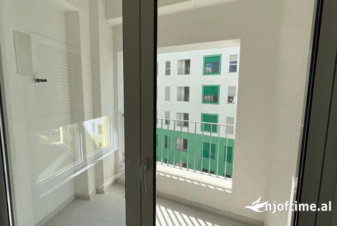 Shtepi ne shitje Apartament ne Tirane, 1+1, Mobilimi Bosh, pa mobiluar, Pagesa 960,600  Euro.