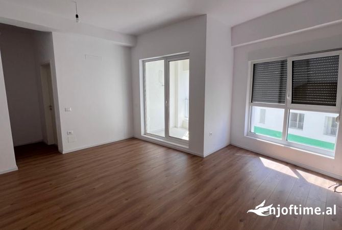 Shtepi ne shitje Apartament ne Tirane, 1+1, Mobilimi Bosh, pa mobiluar, Pagesa 960,600  Euro.