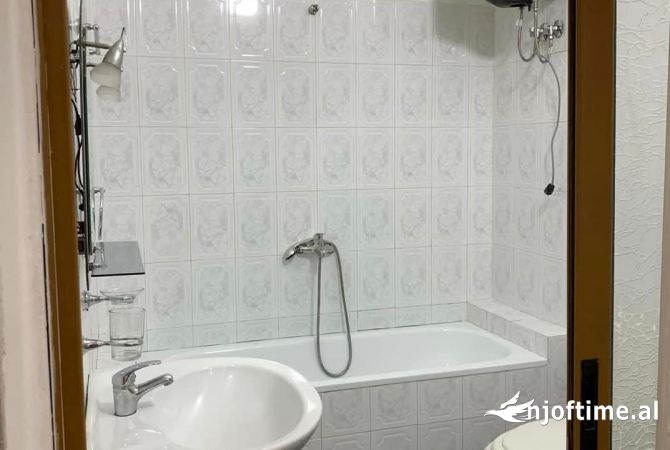Shtepi me qera 1+1 ne Tirane - 250 Euro