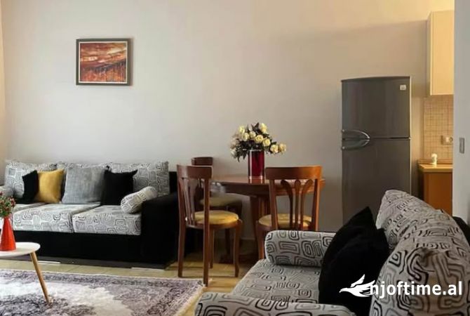 Shtepi me qera Apartament ne Tirane, 1+1, Mobilimi E mobiluar, Pagesa 500  Euro.