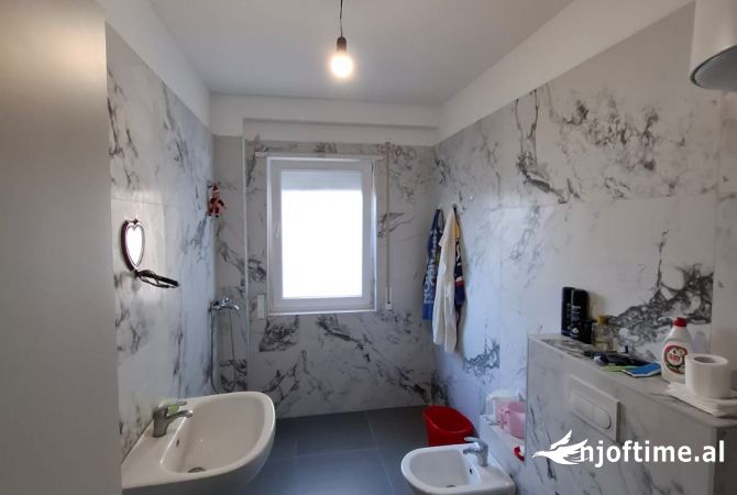 Shtepi me qera 2+1 ne Tirane - 700 Euro