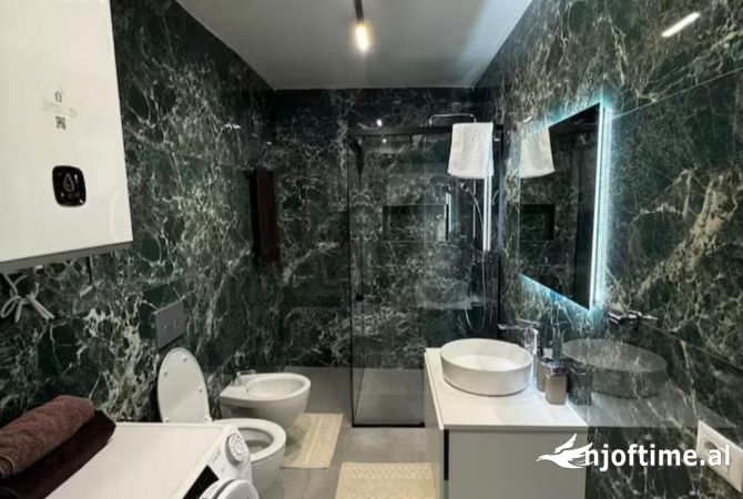 Shtepi me qera 2+1 ne Tirane - 1,500 Euro