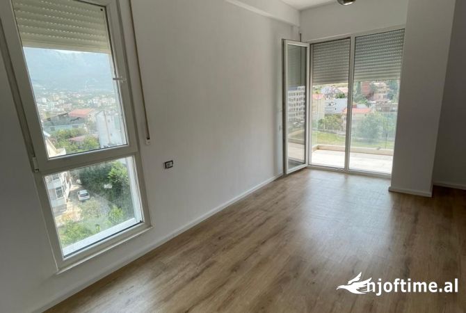 Shtepi me qera 2+1 ne Tirane - 500 Euro