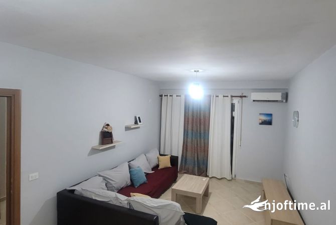 Shtepi me qera Apartament ne Tirane, 2+1, Mobilimi E mobiluar, Pagesa 550  Euro.