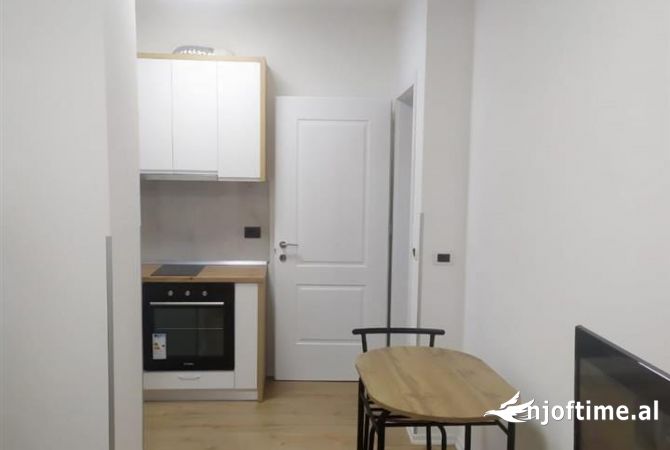 Shtepi me qera Apartament ne Tirane, 1+1, Mobilimi E mobiluar, Pagesa 550  Euro.