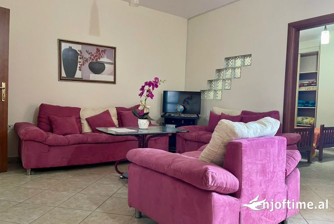 Shtepi me qera Apartament ne Tirane, 1+1, Mobilimi E mobiluar, Pagesa 450  Euro.