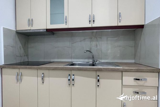 Shtepi me qera 1+1 ne Tirane - 400 Euro
