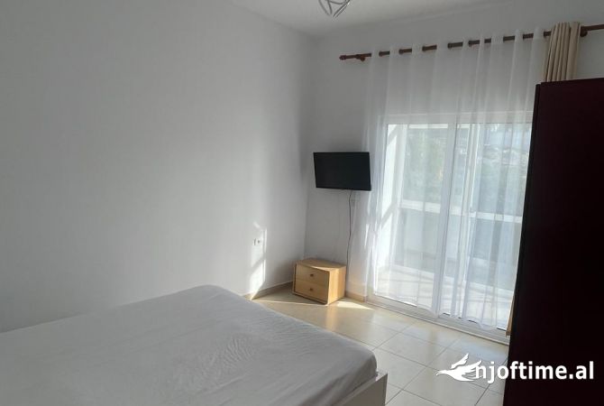 Shtepi me qera Apartament ne Tirane, 1+1, Mobilimi E mobiluar, Pagesa 400  Euro.