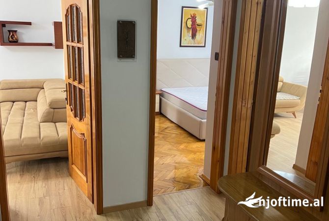 Shtepi me qera 2+1 ne Tirane - 700 Euro