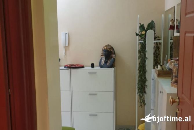 Shtepi me qera Apartament ne Tirane, 2+1, Mobilimi E mobiluar, Pagesa 450  Euro.