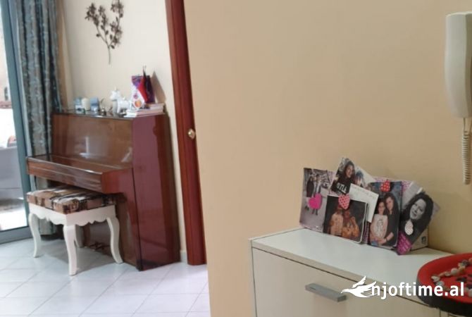 Shtepi me qera 2+1 ne Tirane - 450 Euro